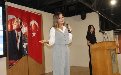CEYLAN ADANALI KABADAYIOĞLU FMV AYAZAĞA IŞIK LİSESİNDE CUMHURİYETİN KADINLARINI ANLATTI - 1